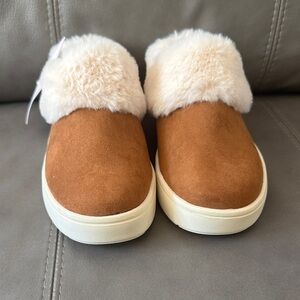 Brand New LC Lauren Conrad Tan and Cream Fur-Lined Slippers